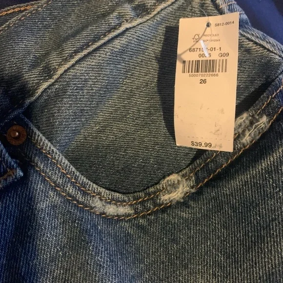 Old Navy plus size 3X Blue Jean Shorts Rugged Distressed Style frayed - Picture 2 of 8